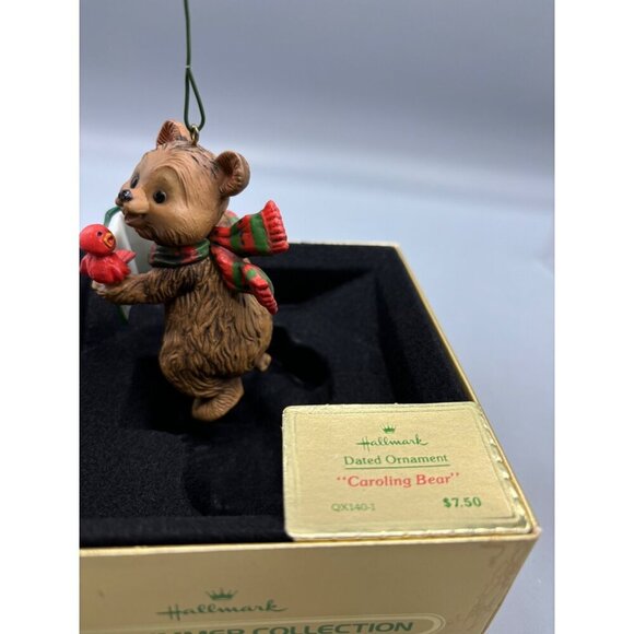 Vtg Hallmark 1980 Dated Ornament "Caroling Bear" QX140-1 Christmas - Picture 4 of 5
